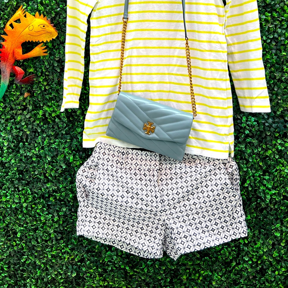 Be the canvas for your unique style with this versatile patterned JCREw short!